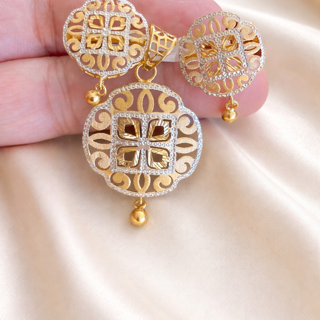Royal Floral Pendant Set