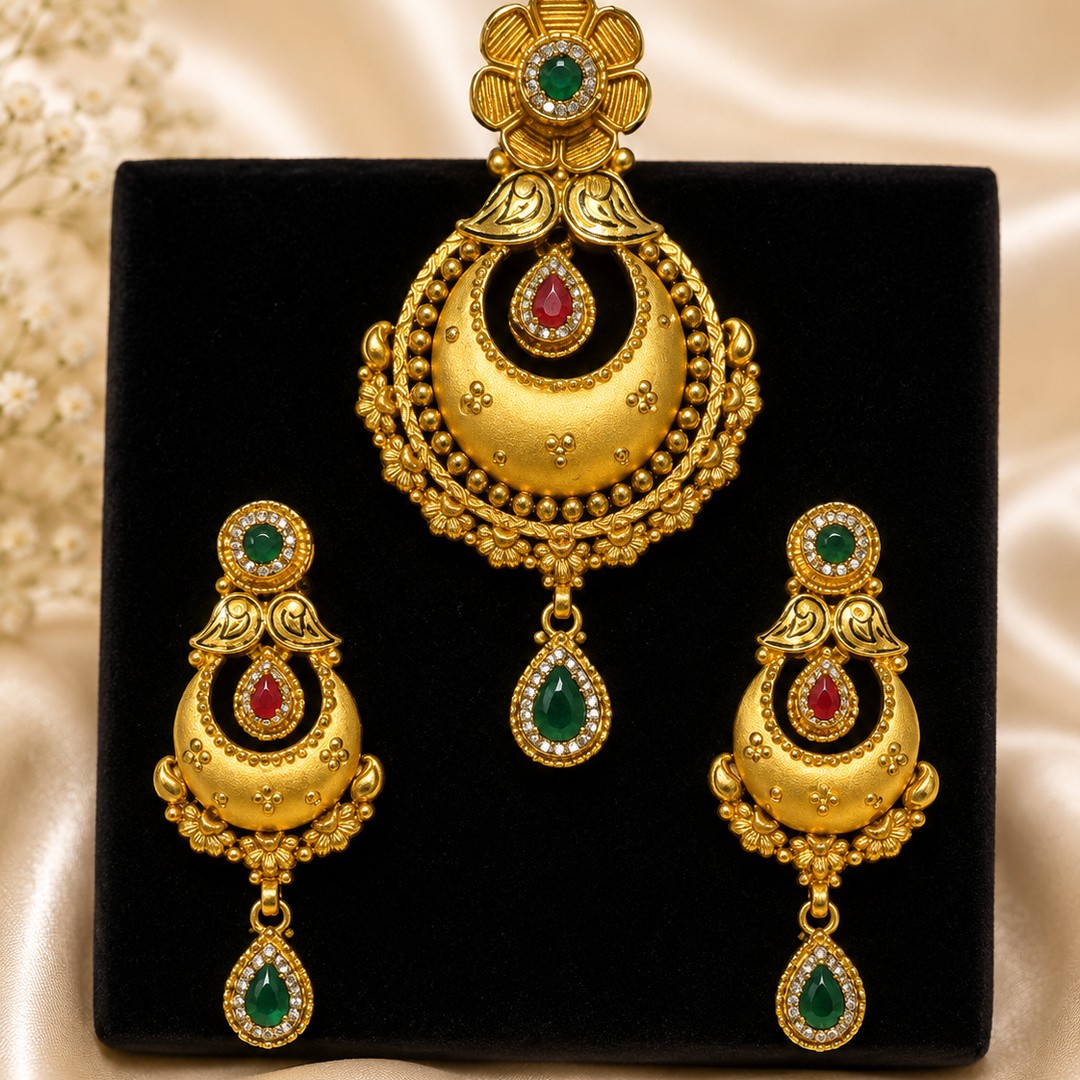 Royal Heritage Pendant Set