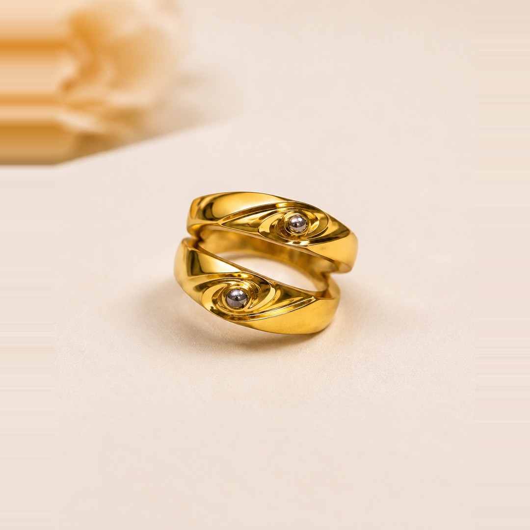 Protective Eye Gold Couple Bands