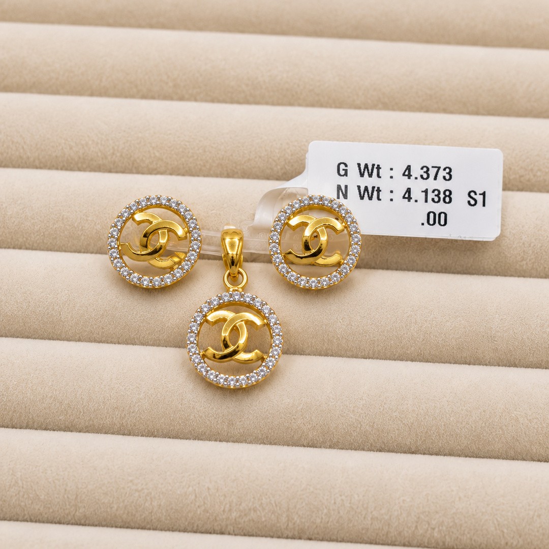 Luxe Circle Pendant Set